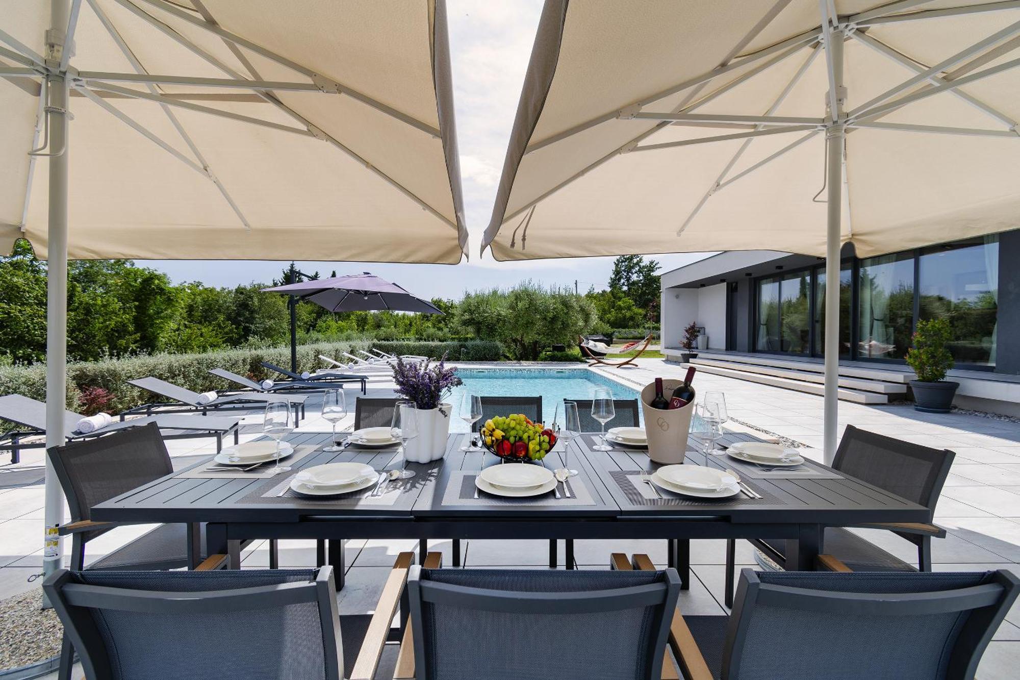 Martincic Residence - 5 Stars Luxury With Pool Heating On 4000M2 Rakalj Buitenkant foto