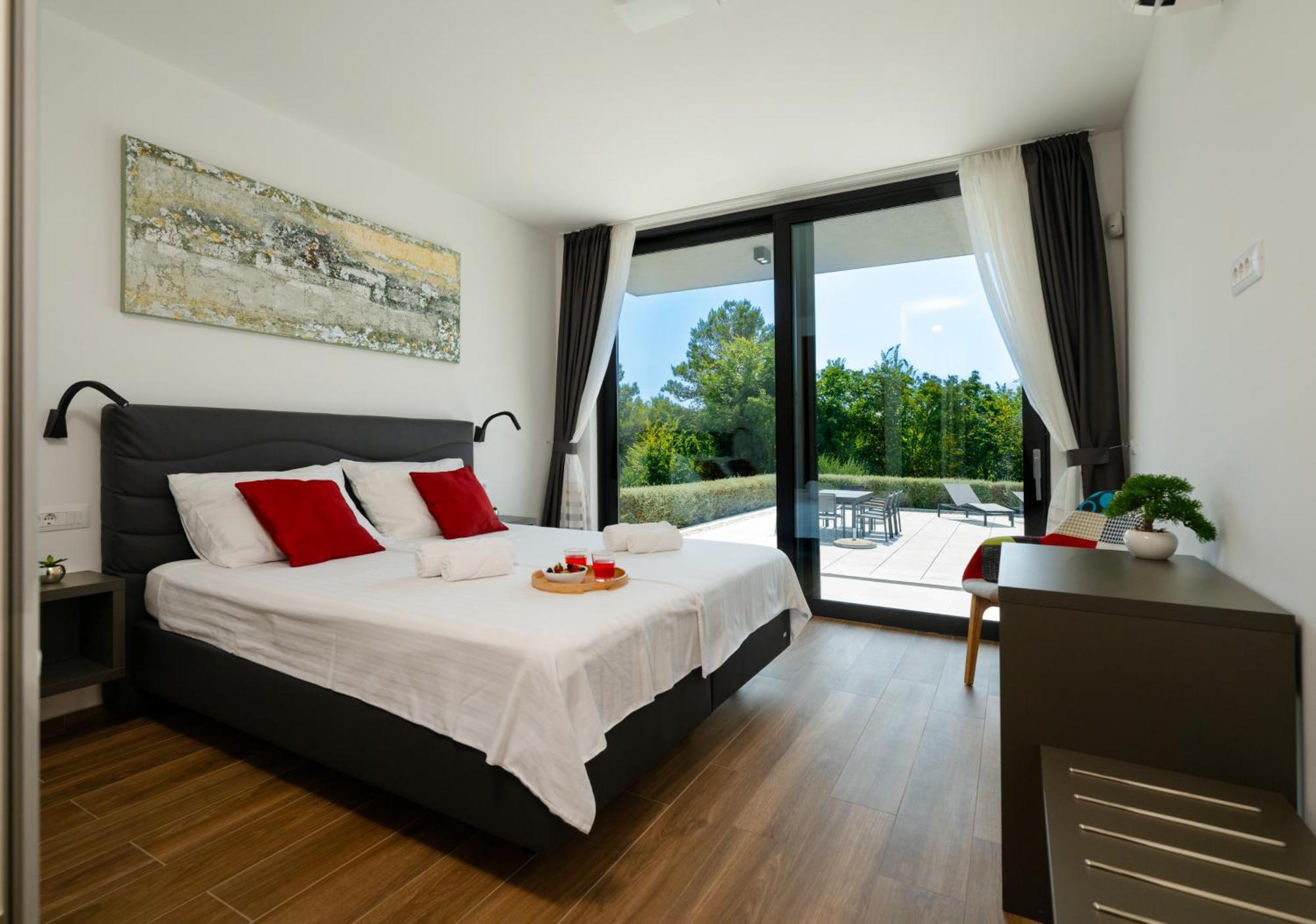 Martincic Residence - 5 Stars Luxury With Pool Heating On 4000M2 Rakalj Buitenkant foto