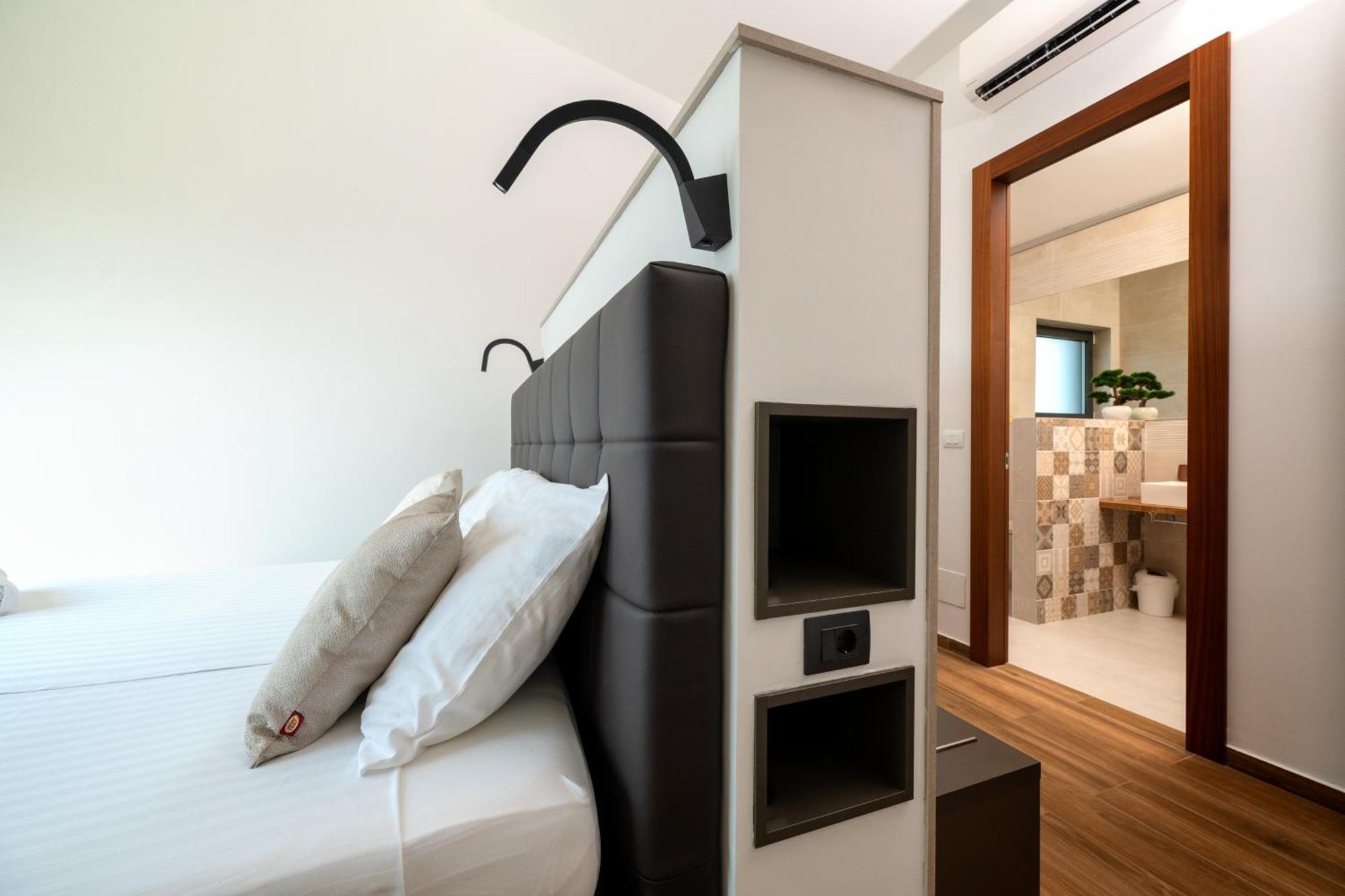 Martincic Residence - 5 Stars Luxury With Pool Heating On 4000M2 Rakalj Buitenkant foto