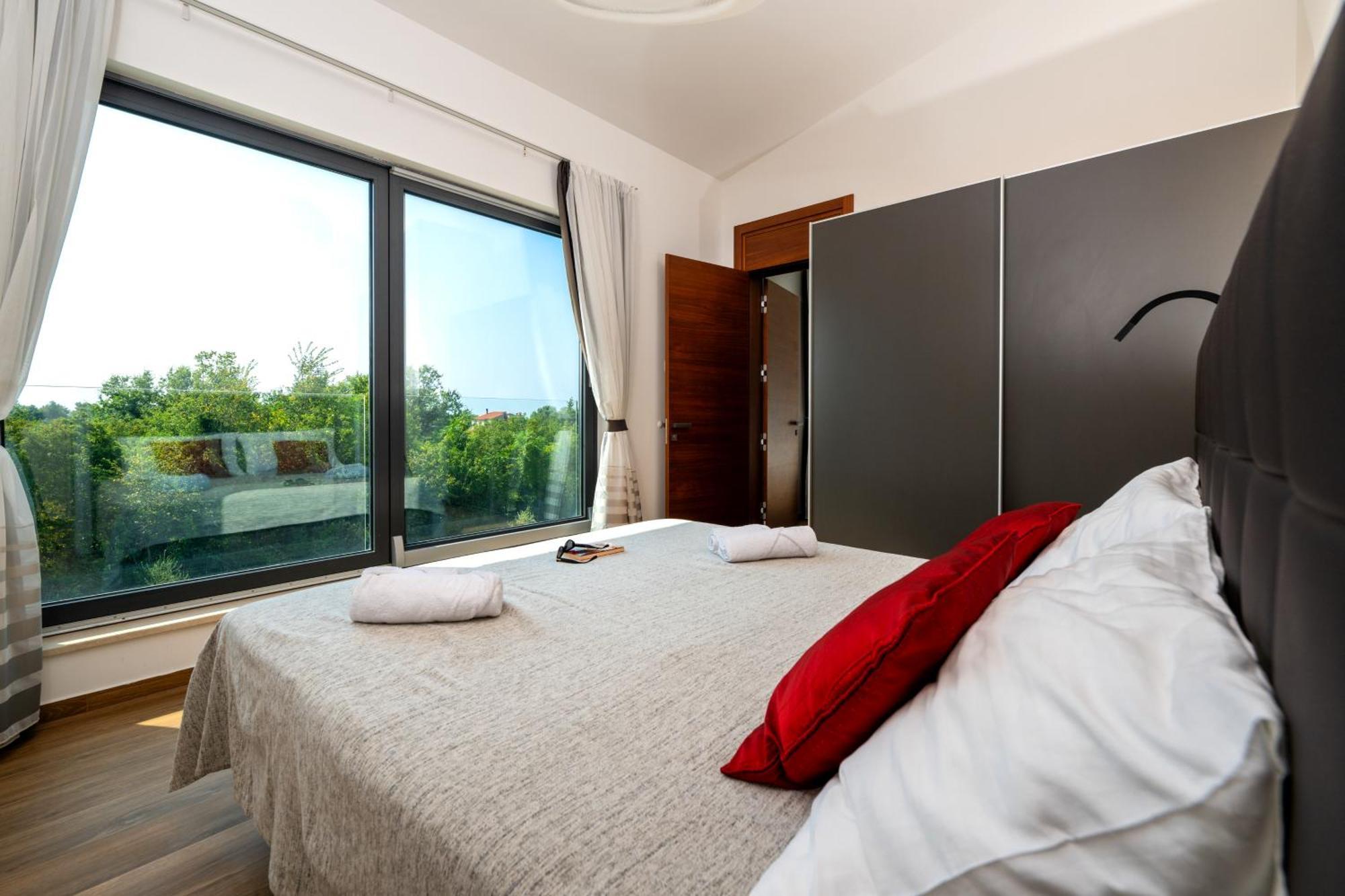 Martincic Residence - 5 Stars Luxury With Pool Heating On 4000M2 Rakalj Buitenkant foto